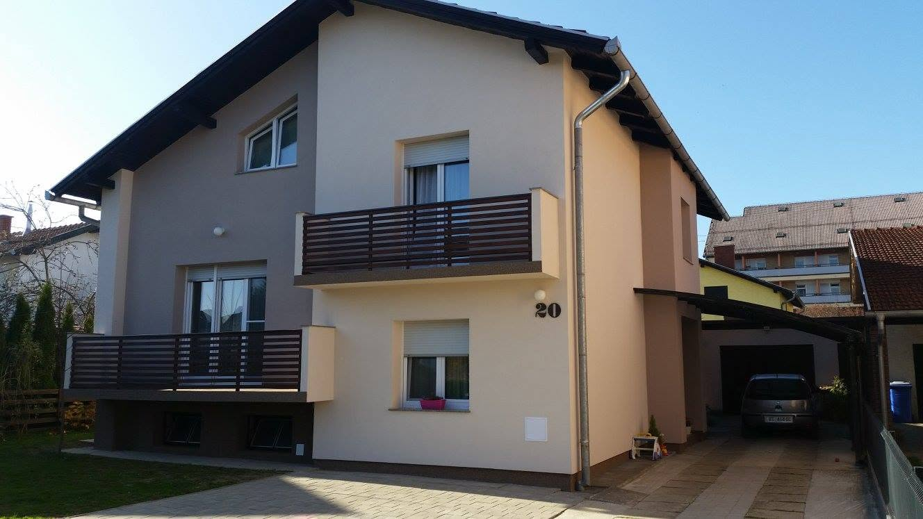 Završena fasada kuće – soboslikarsko-ličilački radovi Soboslikara Sinka